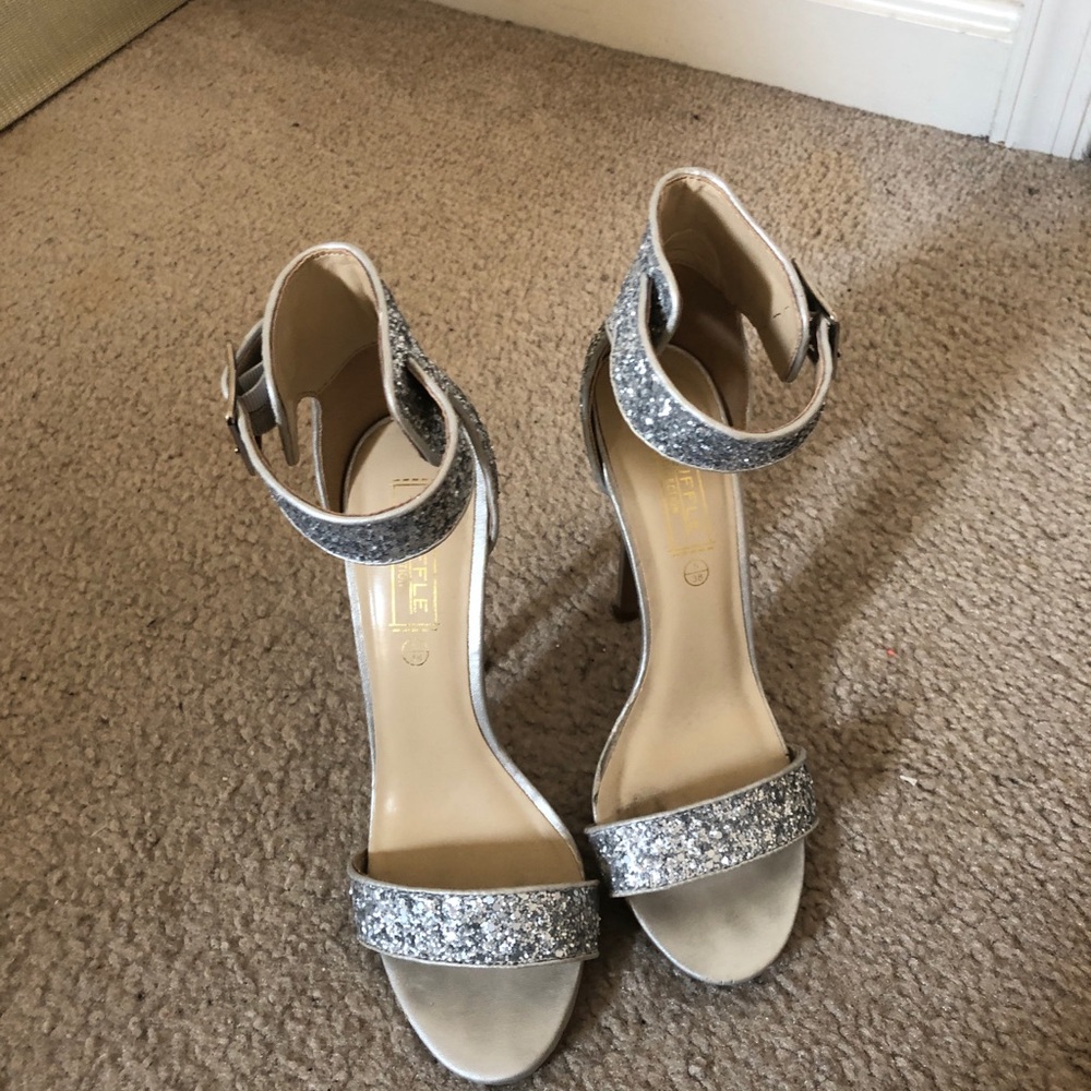 Truffle Collection Silver Heels - Picture 4 of 4